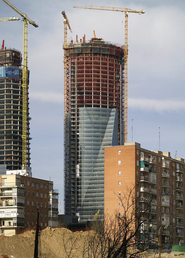 Torre Espacio by Cesar Serrano