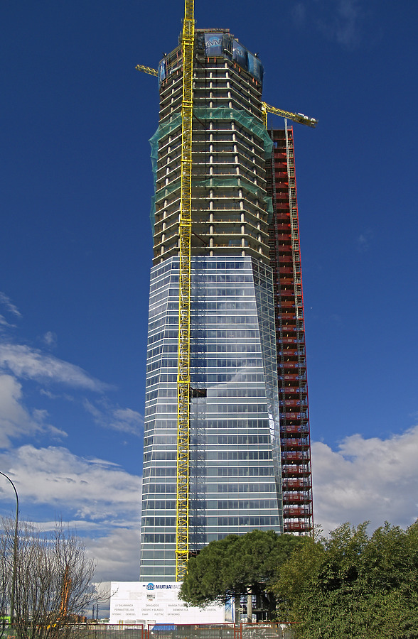 Torre de Cristal by Cesar Serrano