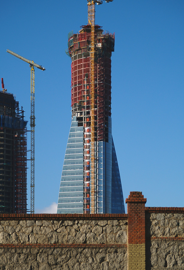 Torre Espacio by Cesar Serrano