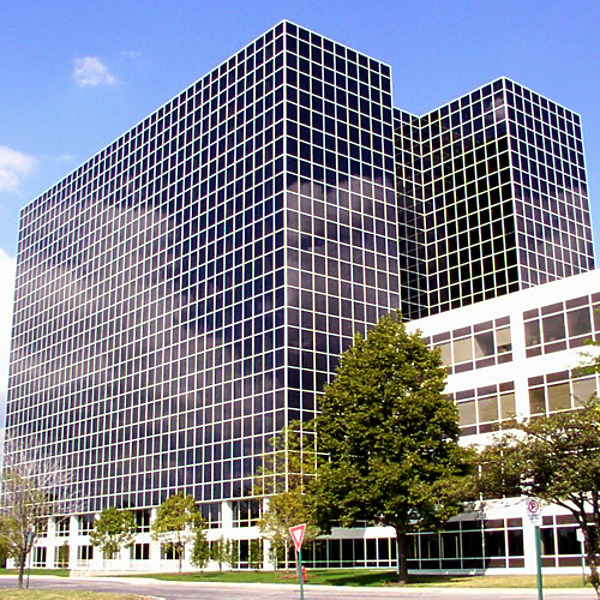 Schaumburg Corporate Center III by Daniel Kieckhefer