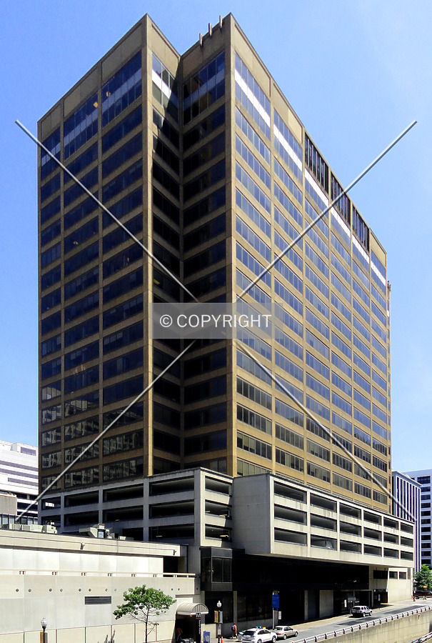 Rosslyn Metro Center II by Chris Patriarca