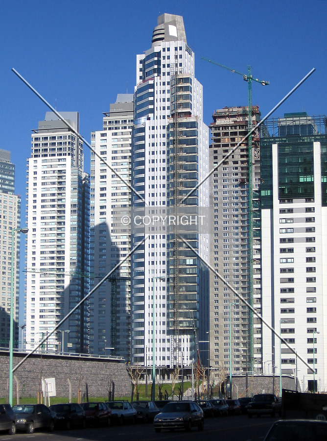 Torre Renoir 1 by Maximiliano Buono