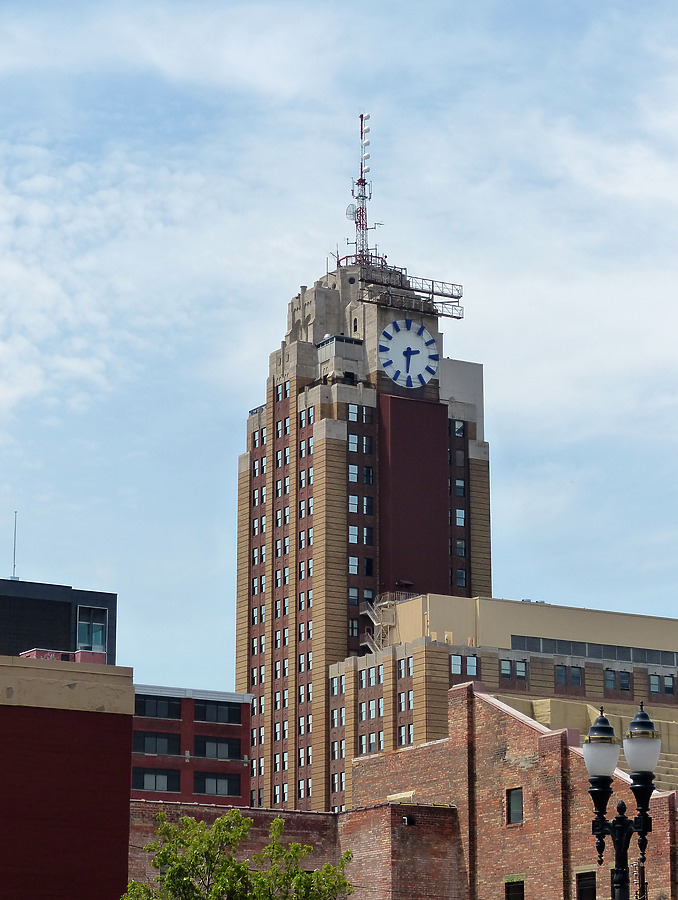 Boji Tower by Nate Lindsey
