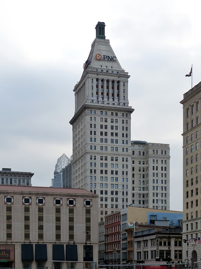 PNC Tower by Nate Lindsey