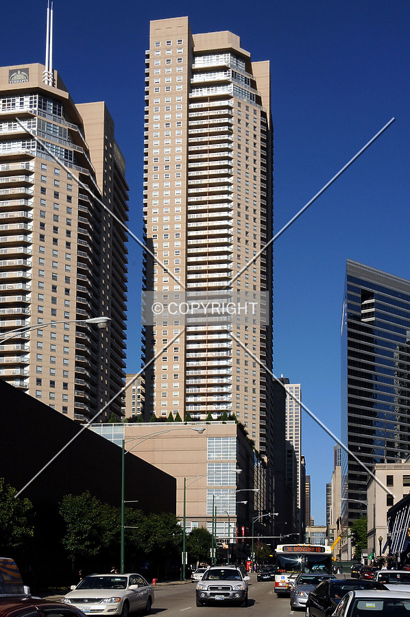 Grand Plaza Apartments by Jorge Molina