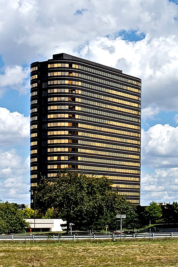 4000 Town Center by Ryan Hildebrand