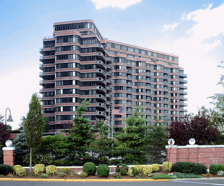 Carlyle Towers North