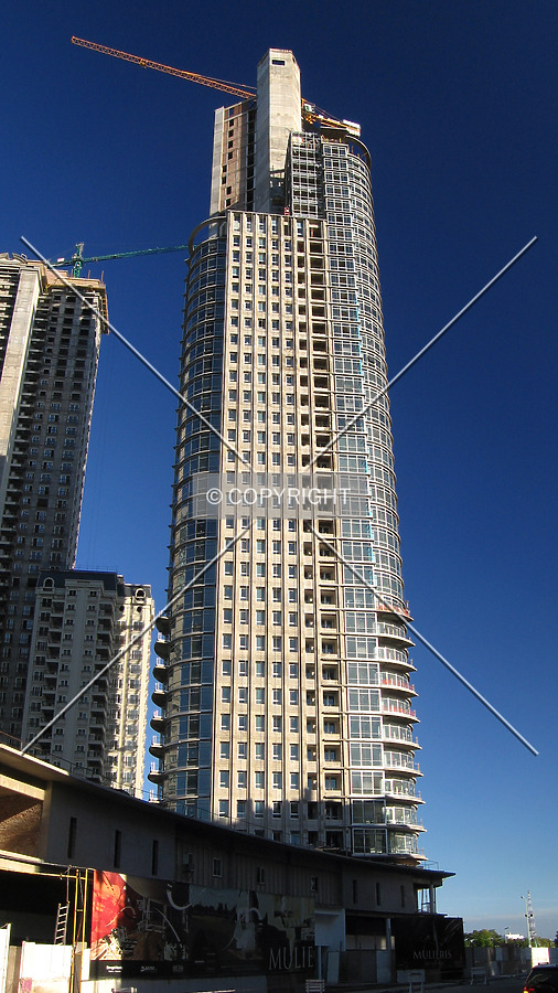Mulieris torre Sur by Maximiliano Buono