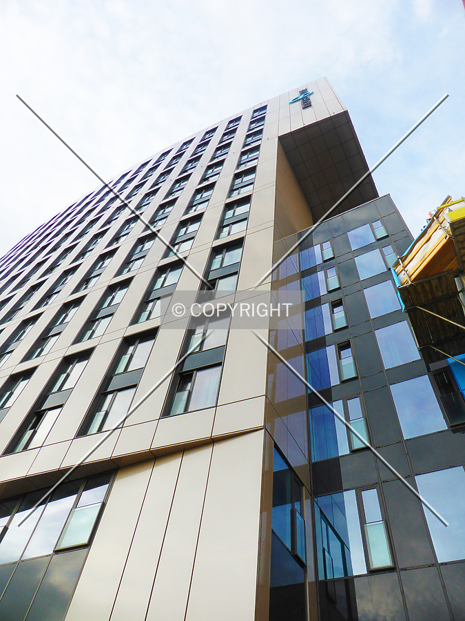 Motel One Hauptbahnhof by Nephilim