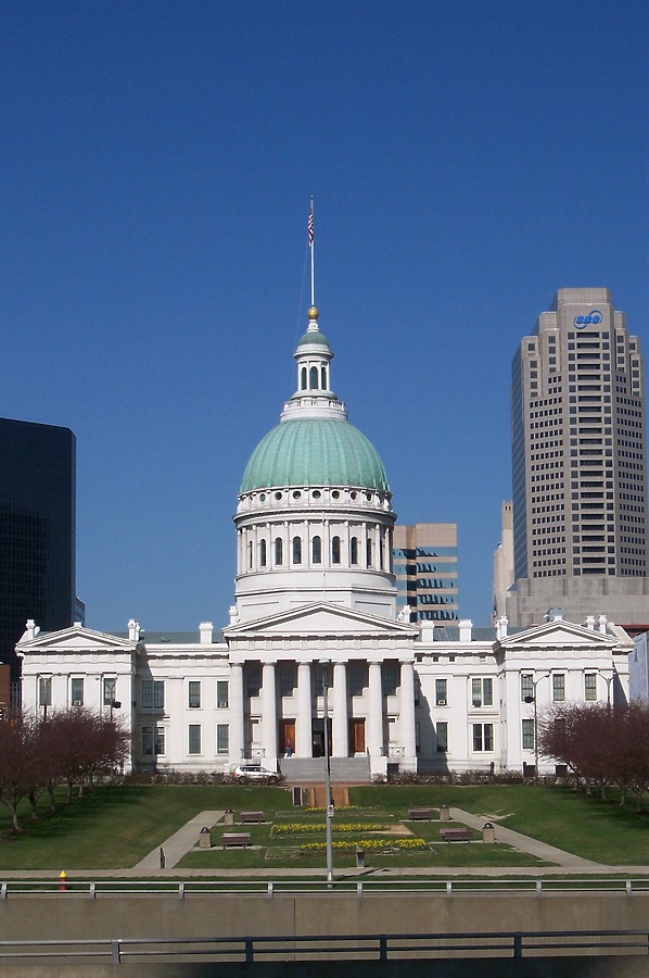 Old Courthouse by Ryan Hildebrand