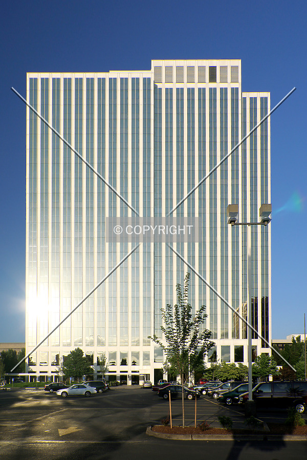 Lloyd Center Tower by Serdica