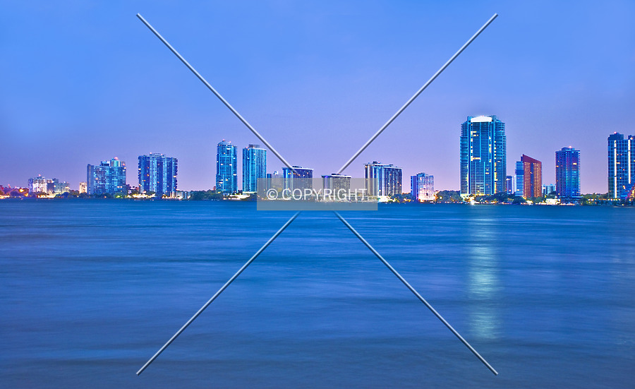 Santa Maria by Jorge Molina