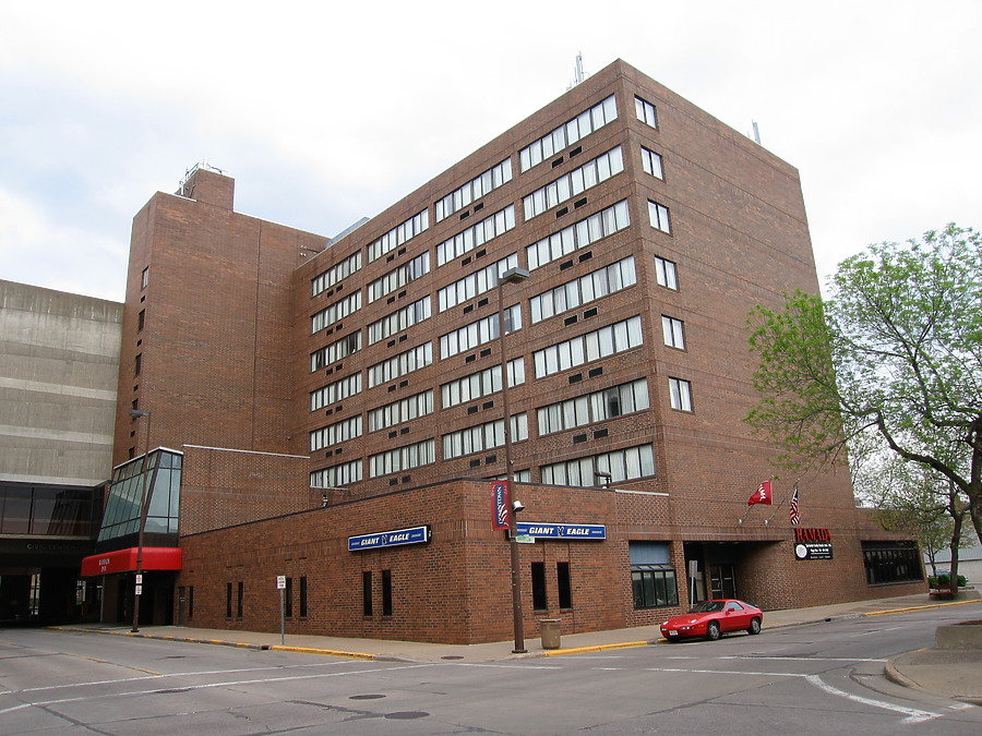 Doubletree by Hilton, The Lismore by Rick Bronson