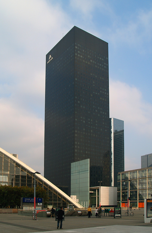 Tour Areva by Cesar Serrano