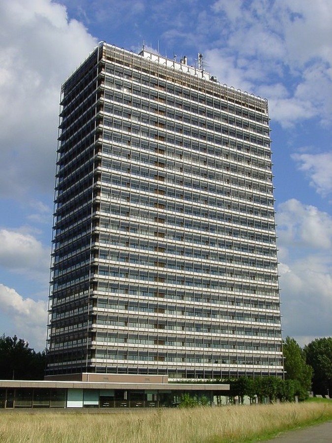 Rijkskantoor Westraven by Michiel van Dijk