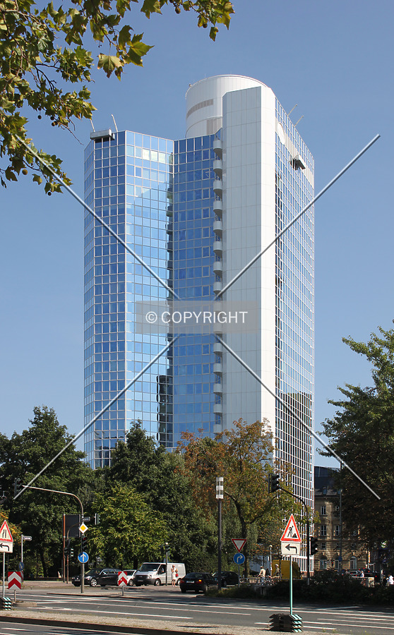Bürohaus an der Alten Oper by Emmanuel D.