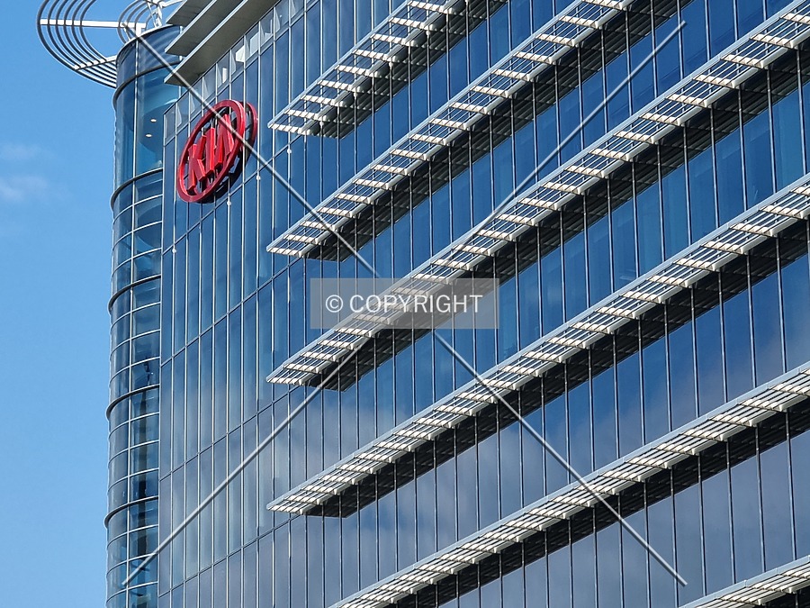 Kia Motors European Headquarters & Design Center by Nephilim
