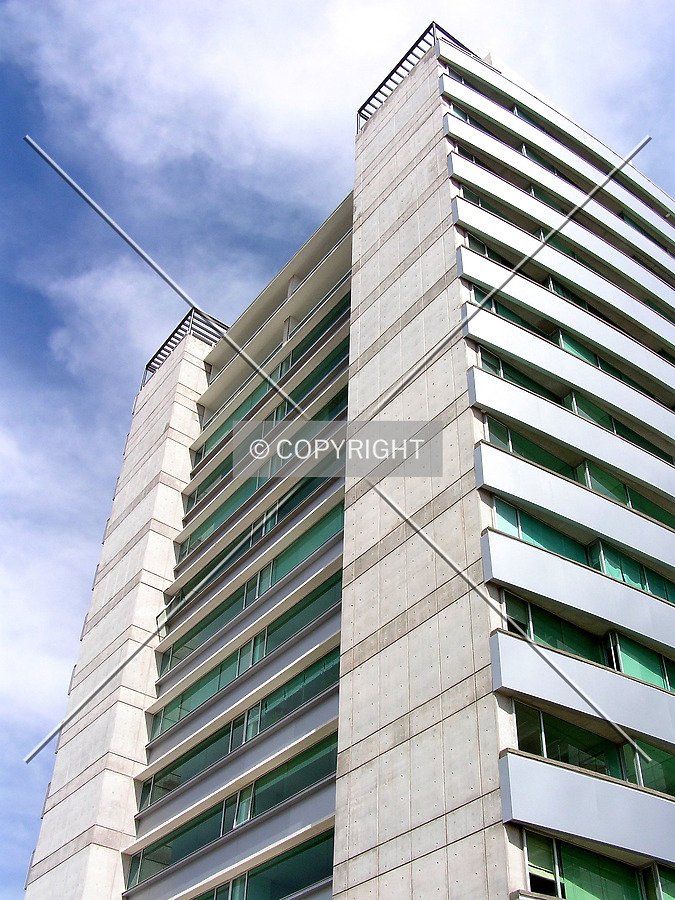 Residencial Palmas Torre 1 by Luis Ibáñez