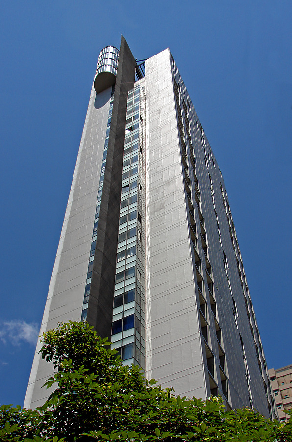 1 Moulmein Rise by Horst Kiechle