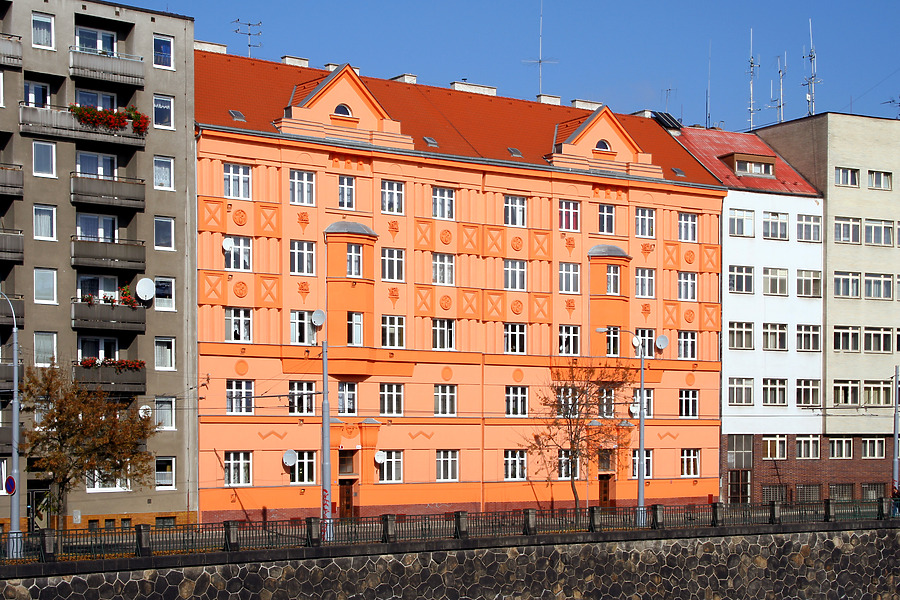 Anglické Nábřeží 7-9 by Daniel Kieckhefer