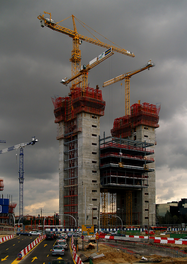 Torre Caja Madrid by Cesar Serrano