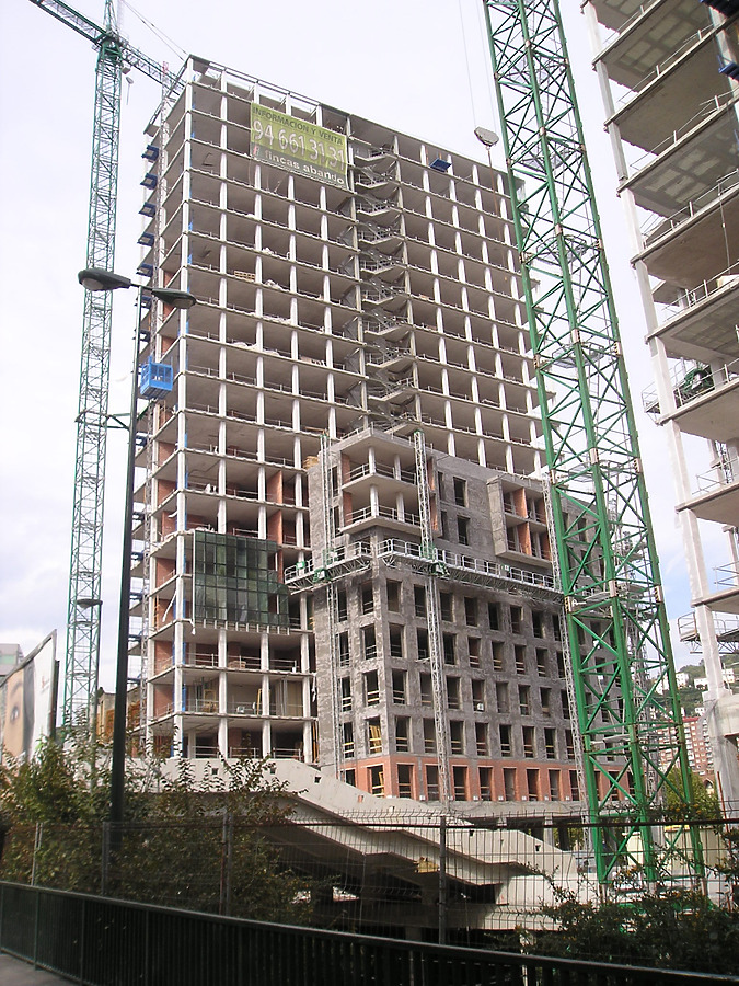 Isozaki Atea I by Mikel Allende