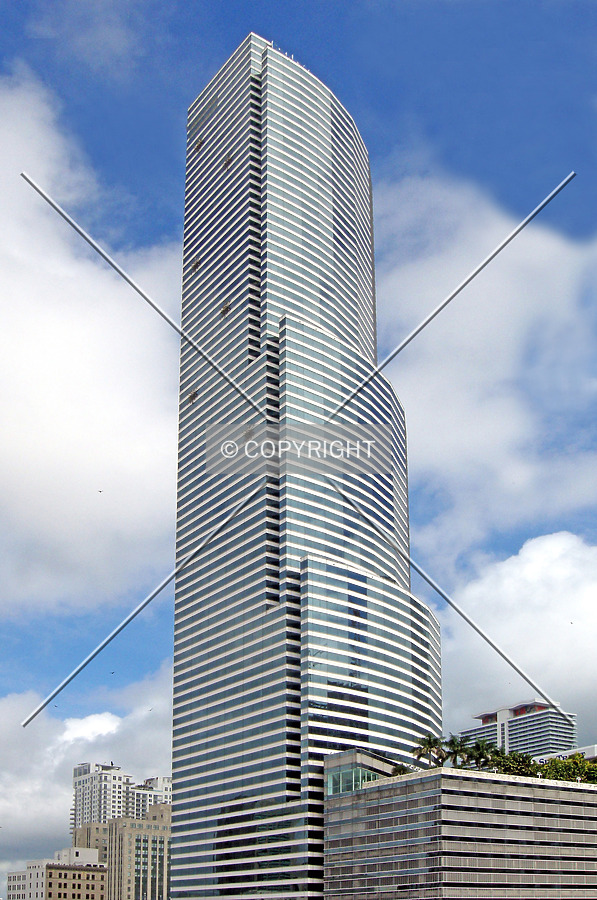 Miami Tower by Jorge Molina