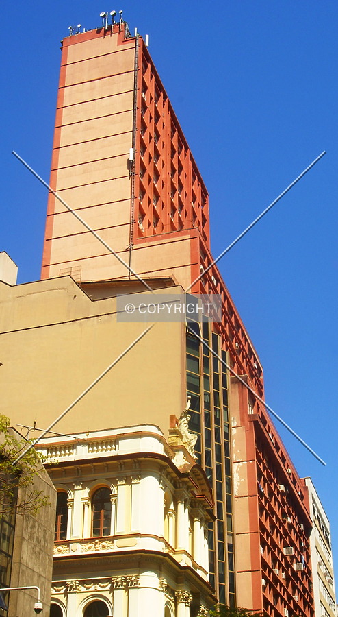 Condomínio Edifício Cacique by Jaime Costa