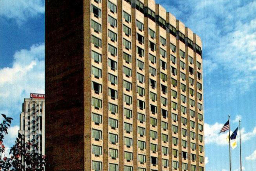 McCamly Plaza Hotel