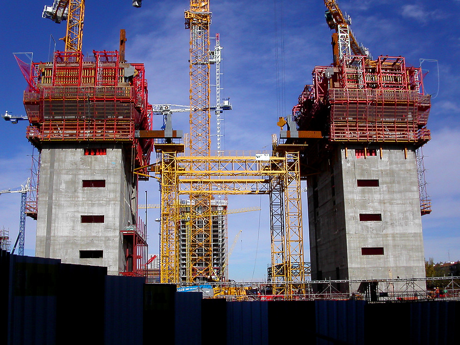 Torre Caja Madrid by Cesar Serrano