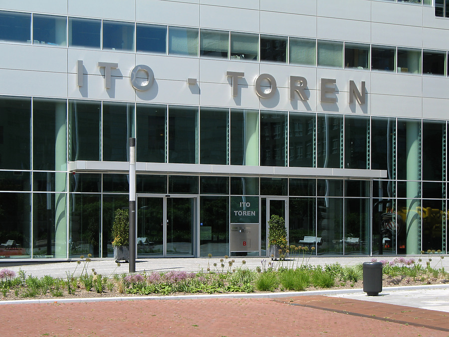 Ito-Toren by Michiel van Dijk