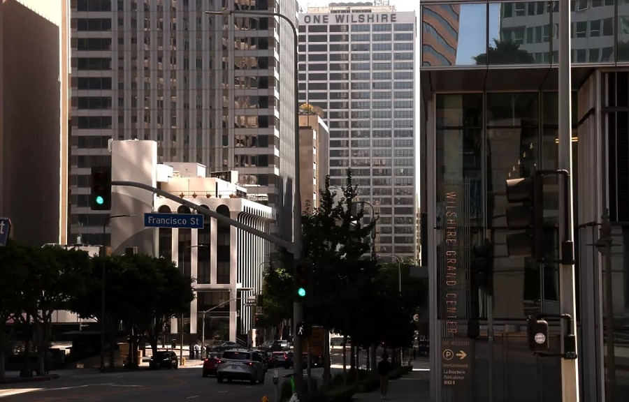 One Wilshire by Genaro Molina / Los Angeles Times