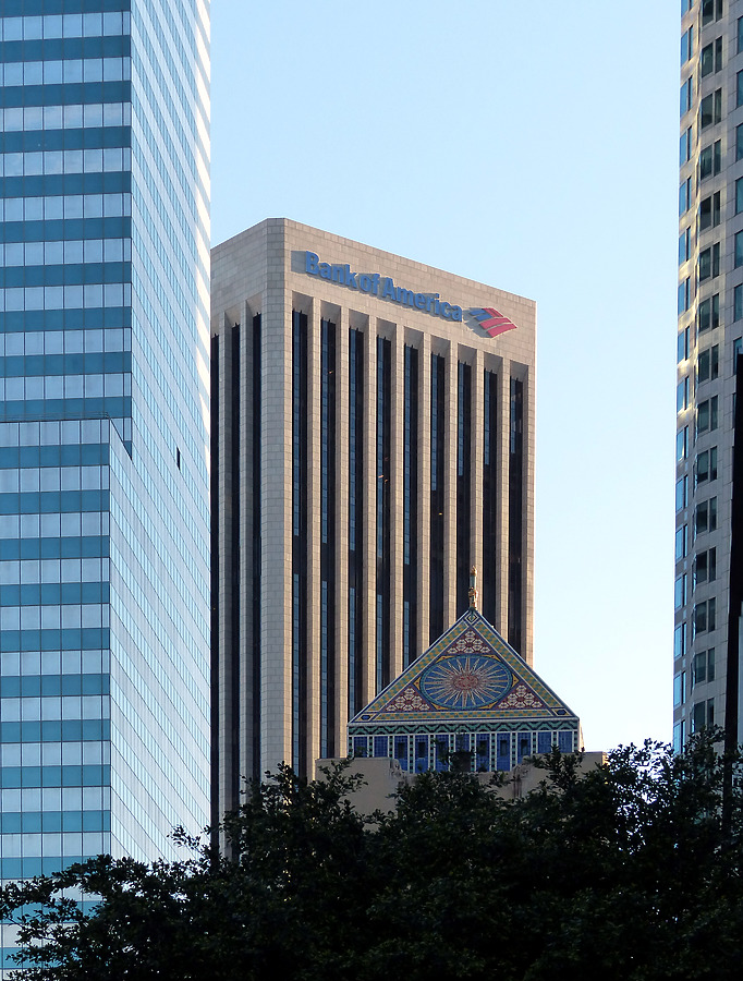 Bank of America Plaza by Nate Lindsey