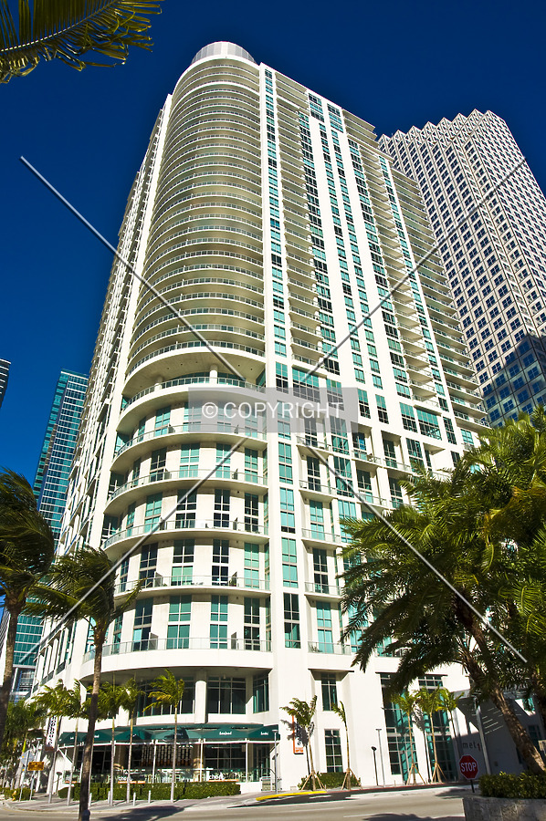 Met 1 by Jorge Molina