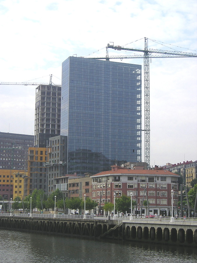 Isozaki Atea I by Mikel Allende