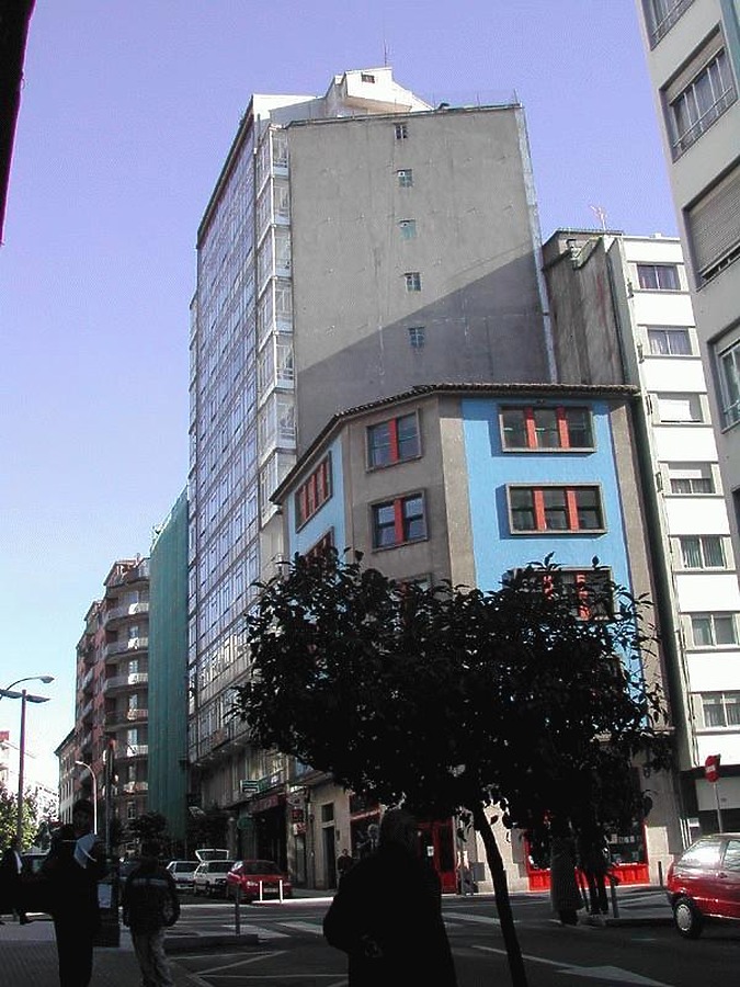 Rúa da República de el Salvador, 7 by David Guija