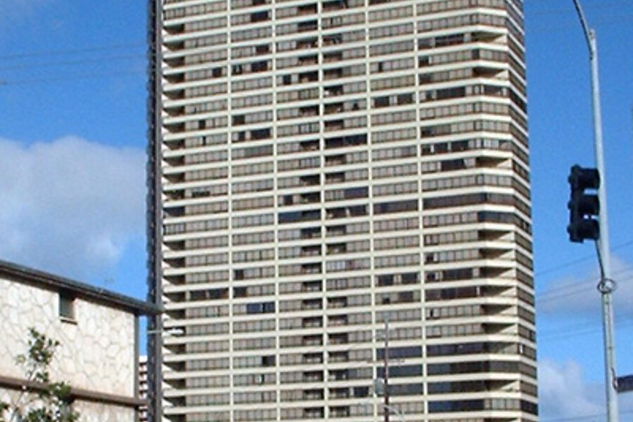 Iolani Court Plaza