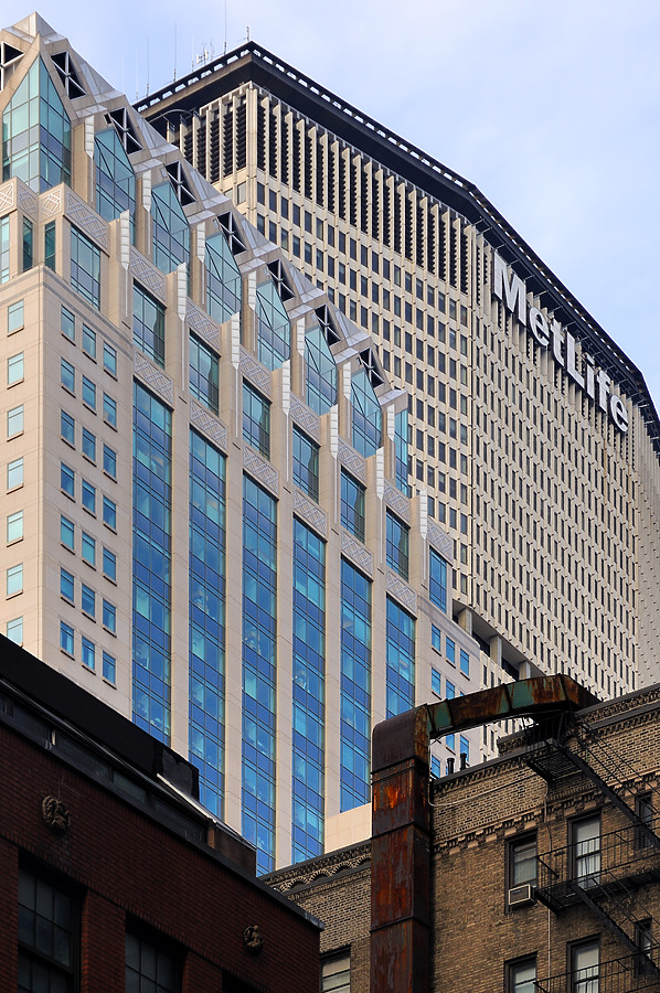 MetLife Building by David Guija