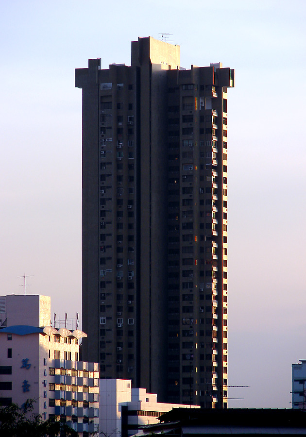 Landmark Tower by Horst Kiechle
