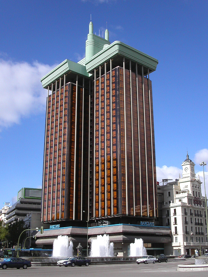 Torre Colón by Cesar Serrano
