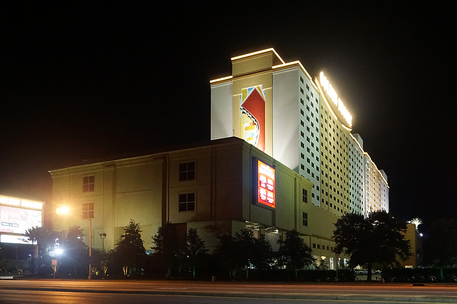 Golden Nugget Expansion Tower by Ryan Hildebrand