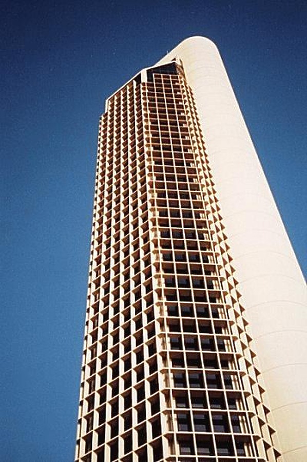 One Shoreline Plaza - South Tower by Kevin Lehnhardt