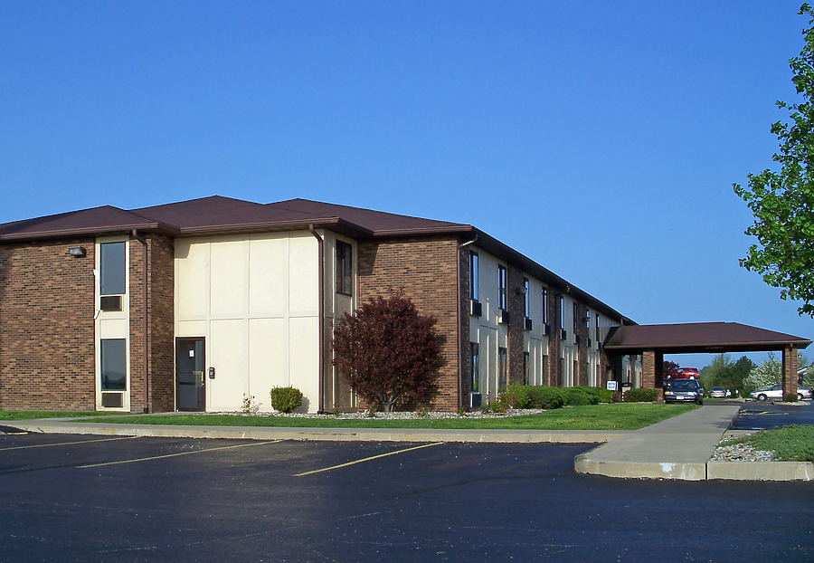 Days Inn and Suites by Ryan Hildebrand