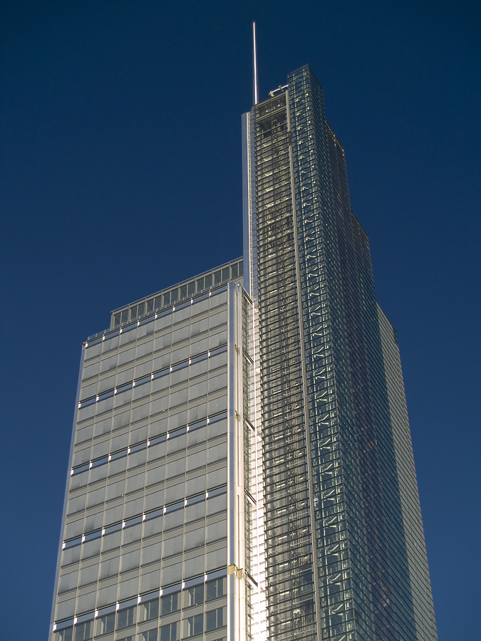 Heron Tower by Cesar Serrano