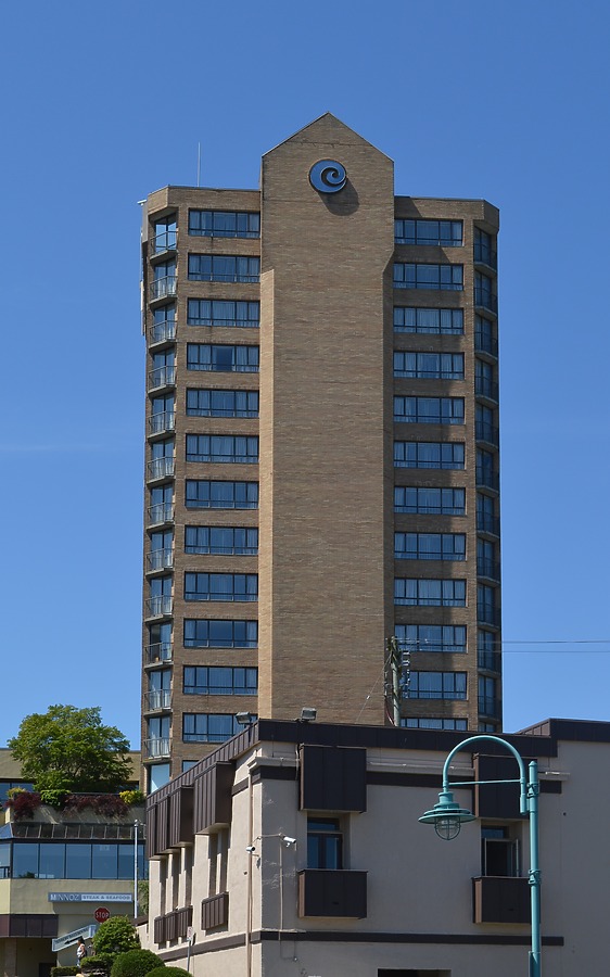 Coast Bastion Inn by Huopa