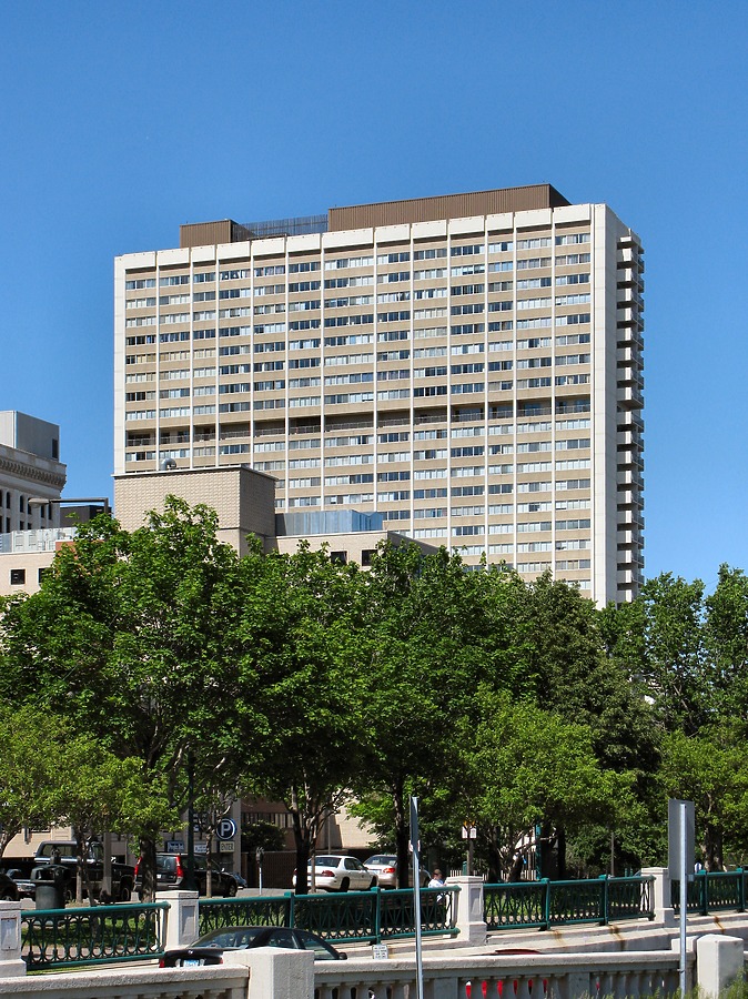 Kellogg Square Apartments by James Peacock