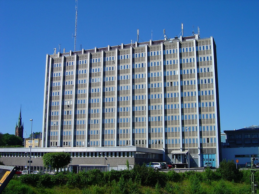 Polishuset by Robin Spetz