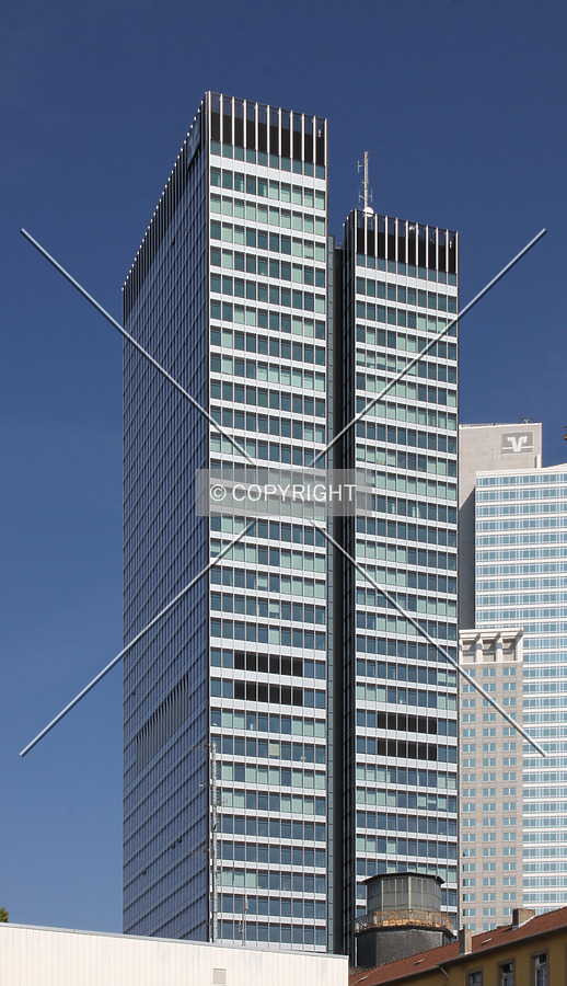City-Hochhaus by Emmanuel D.
