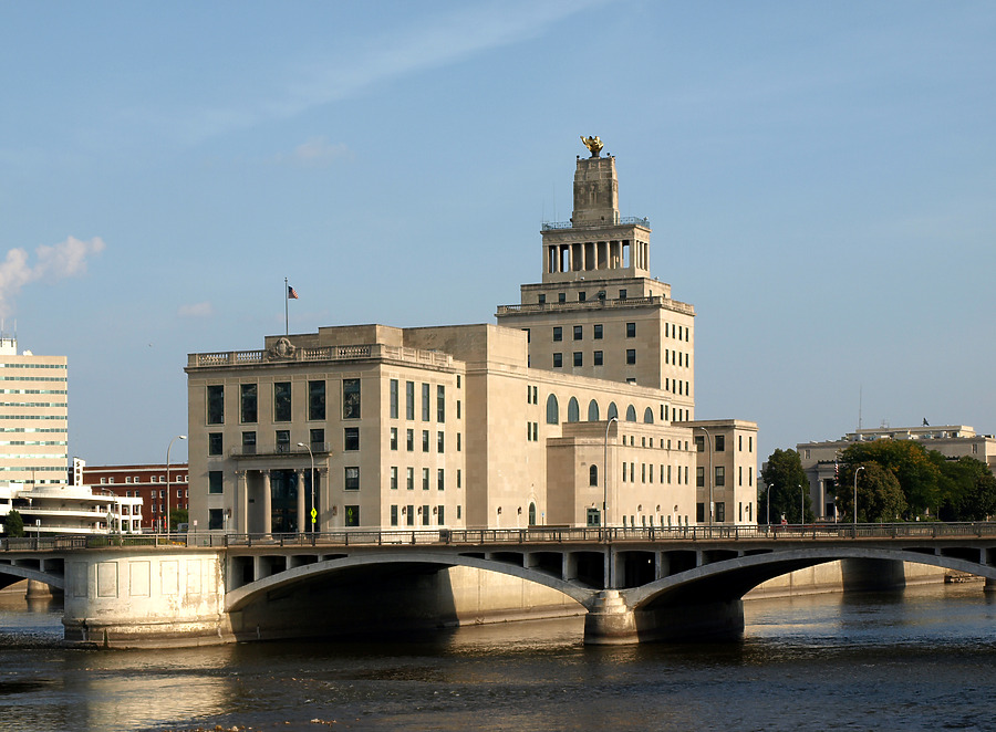 Veterans Memorial Building by Marshall Gerometta