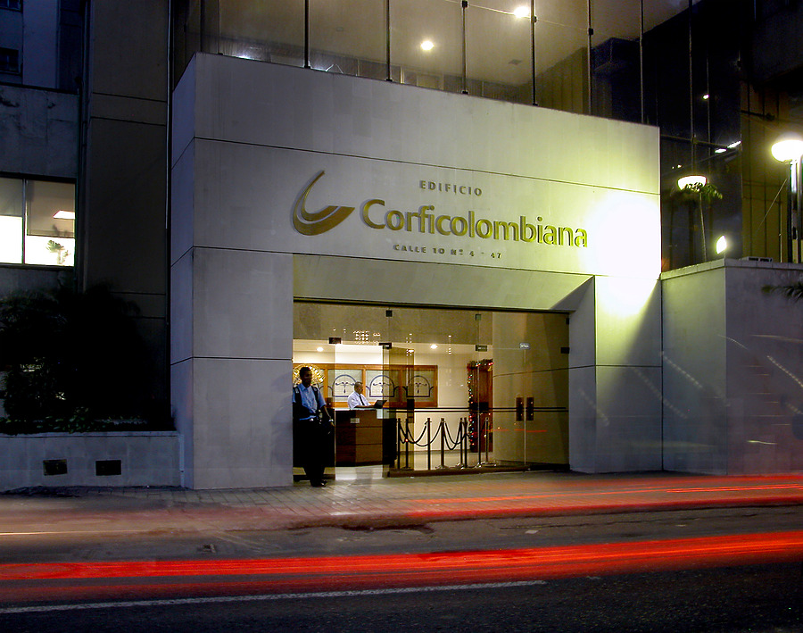 Edificio Corficolombiana by Jim Schwartz